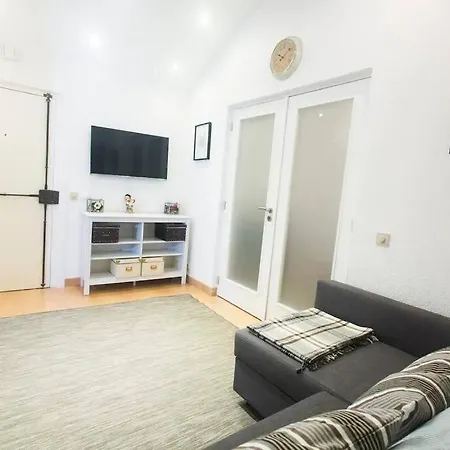 Ola - Principe Real With Terrace Ii ליסבון