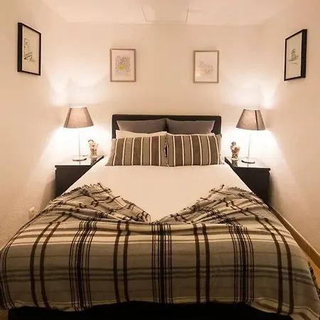 Ola - Principe Real With Terrace Ii ליסבון